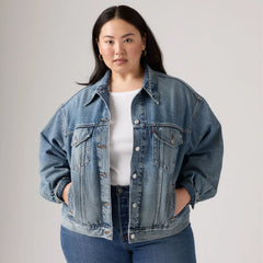 '90s Trucker Jacket (Plus Size) - Turning Heads - Light Wash
