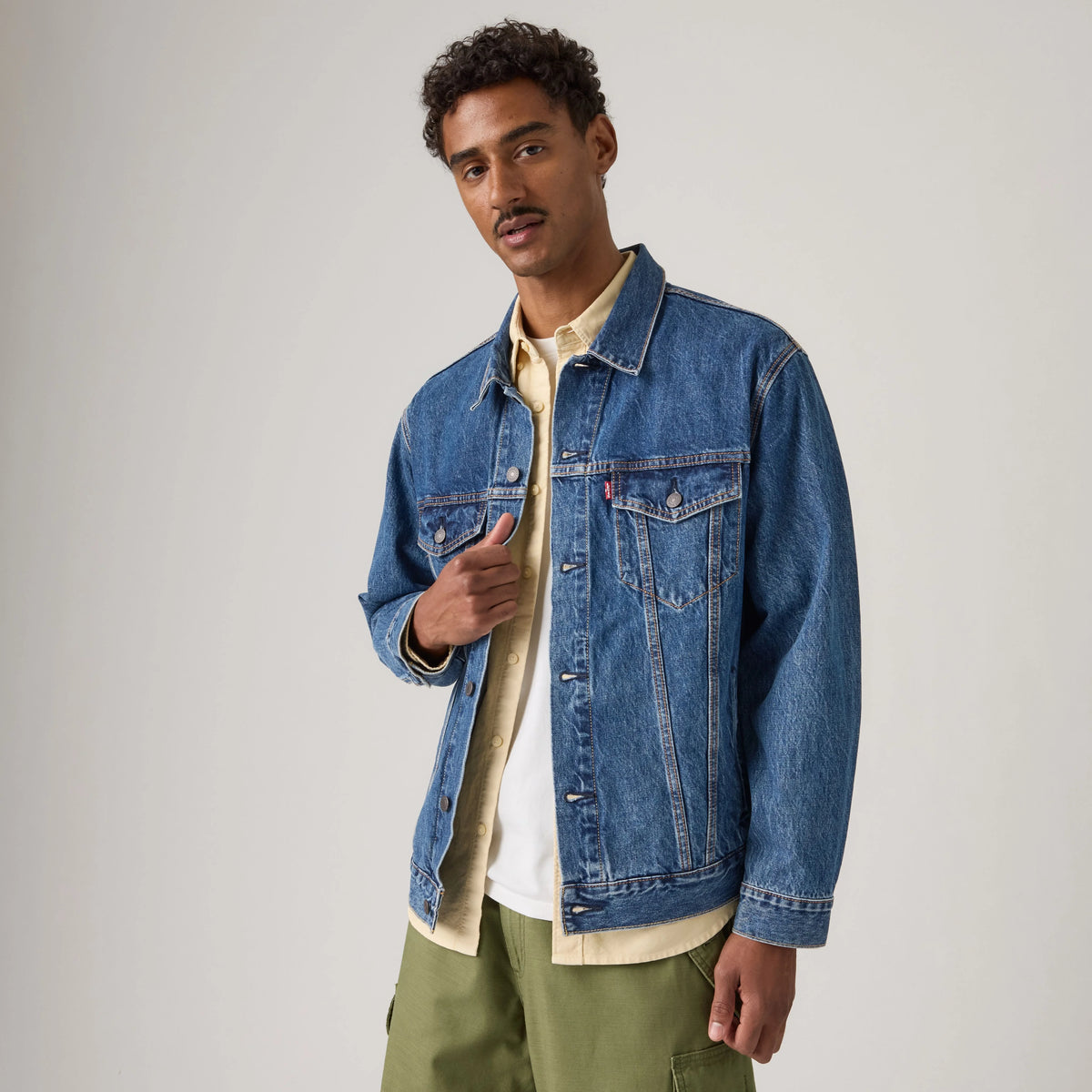 Relaxed Fit Trucker Jacket - Million Dollar - Dark Wash
