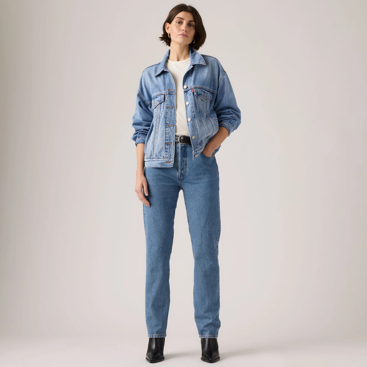 501® Original Fit Women's Jeans - Shout Out Stone - Medium Wash