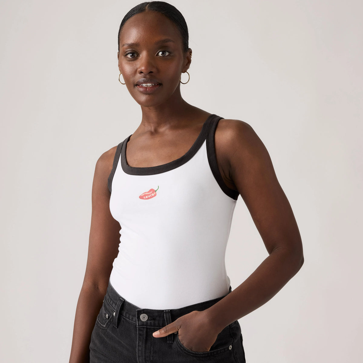 Graphic Logo Essential Tank Top - Spicy Pepper W Glitt - White